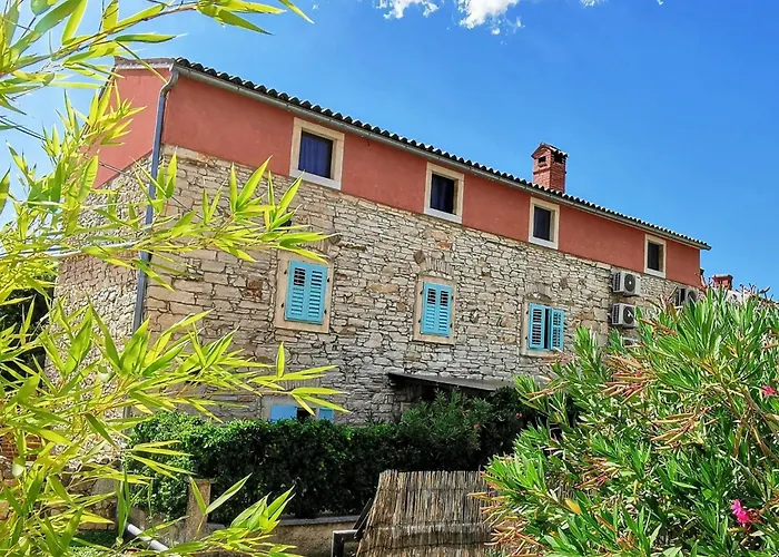 Eti Und Mia - 13 Personen- Piscine By Interhome