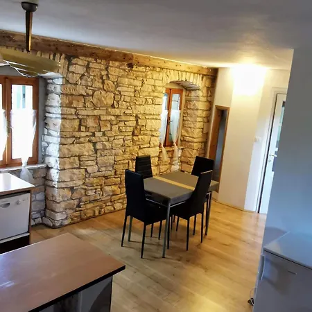 Semesterbostad Eti Und Mia - 13 Personen- Piscine By Interhome *