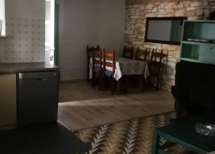 Eti Und Mia - 13 Personen- Piscine By Interhome * Pula