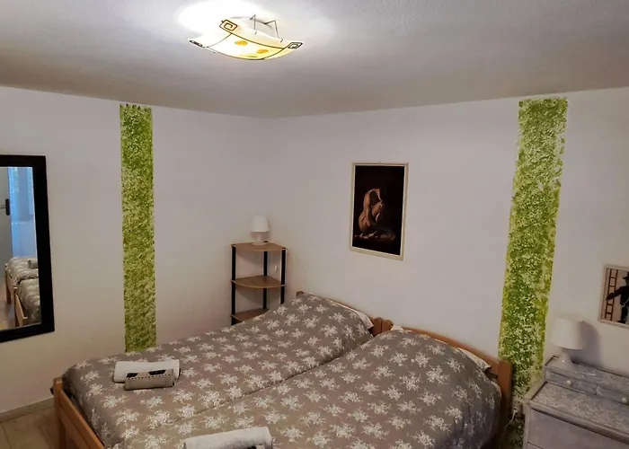 Eti Und Mia - 13 Personen- Piscine By Interhome * Pula